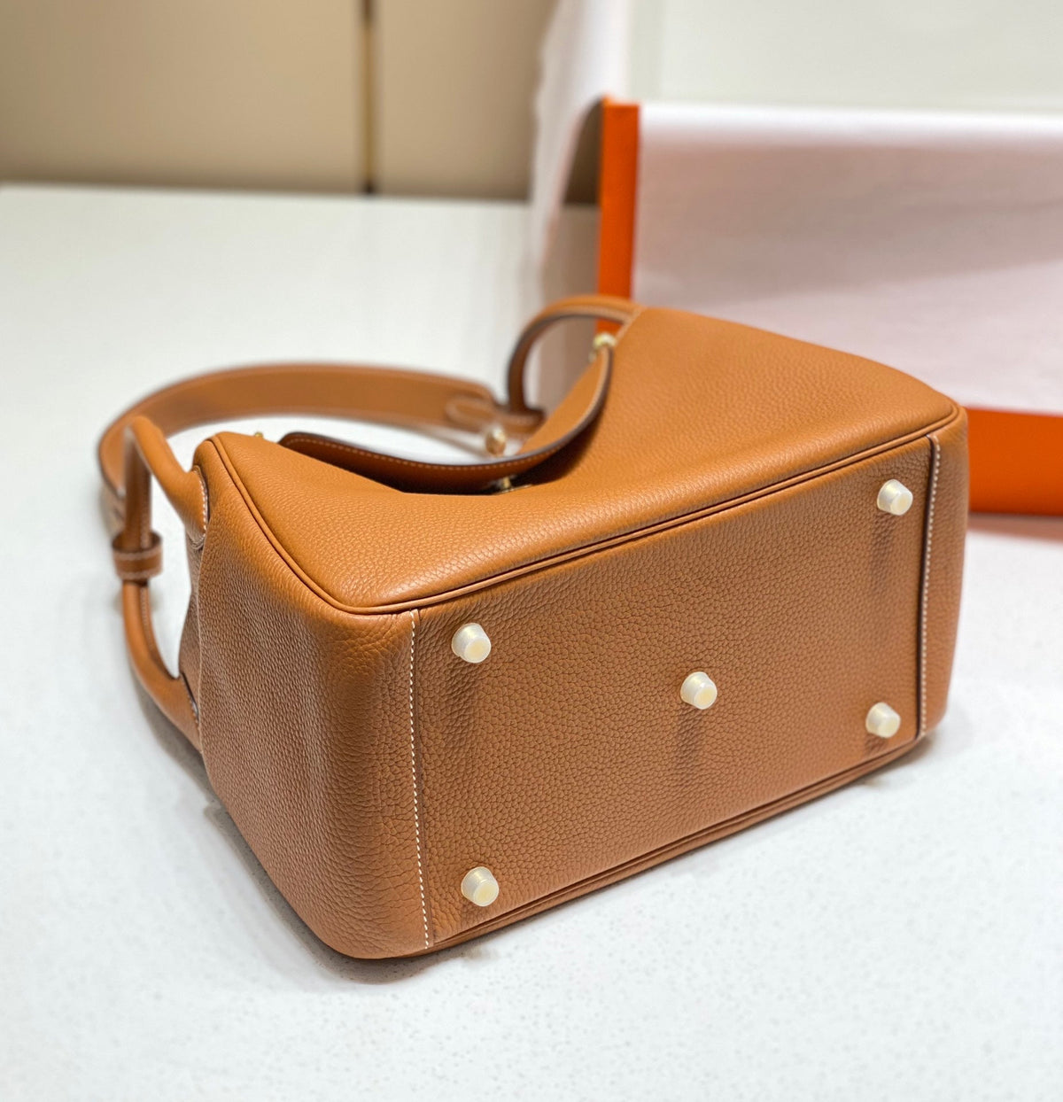 HM LINDY 26 BAG ORANGE TAURILLON CLEMENCE LEATHER