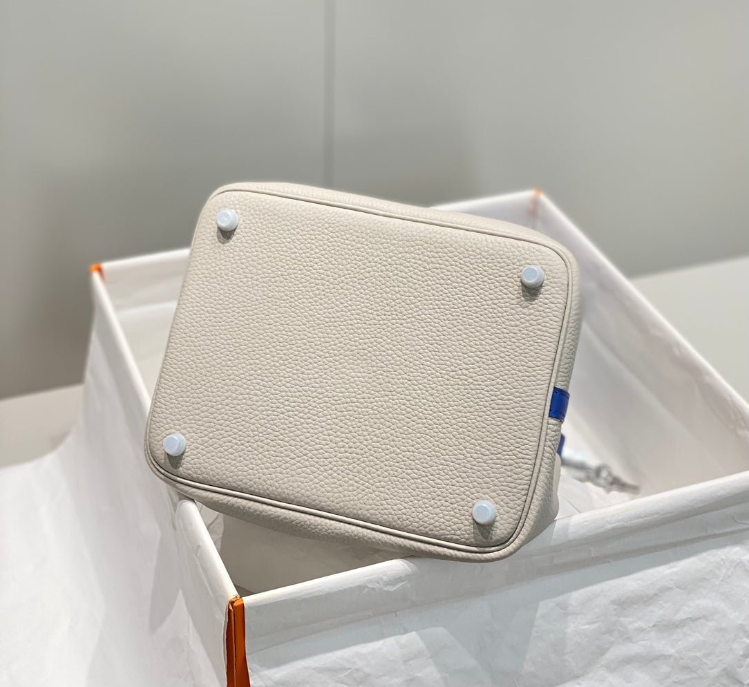 HM PICOTIN LOCK 22 WHITE AND COBALT TOGO LEATHER