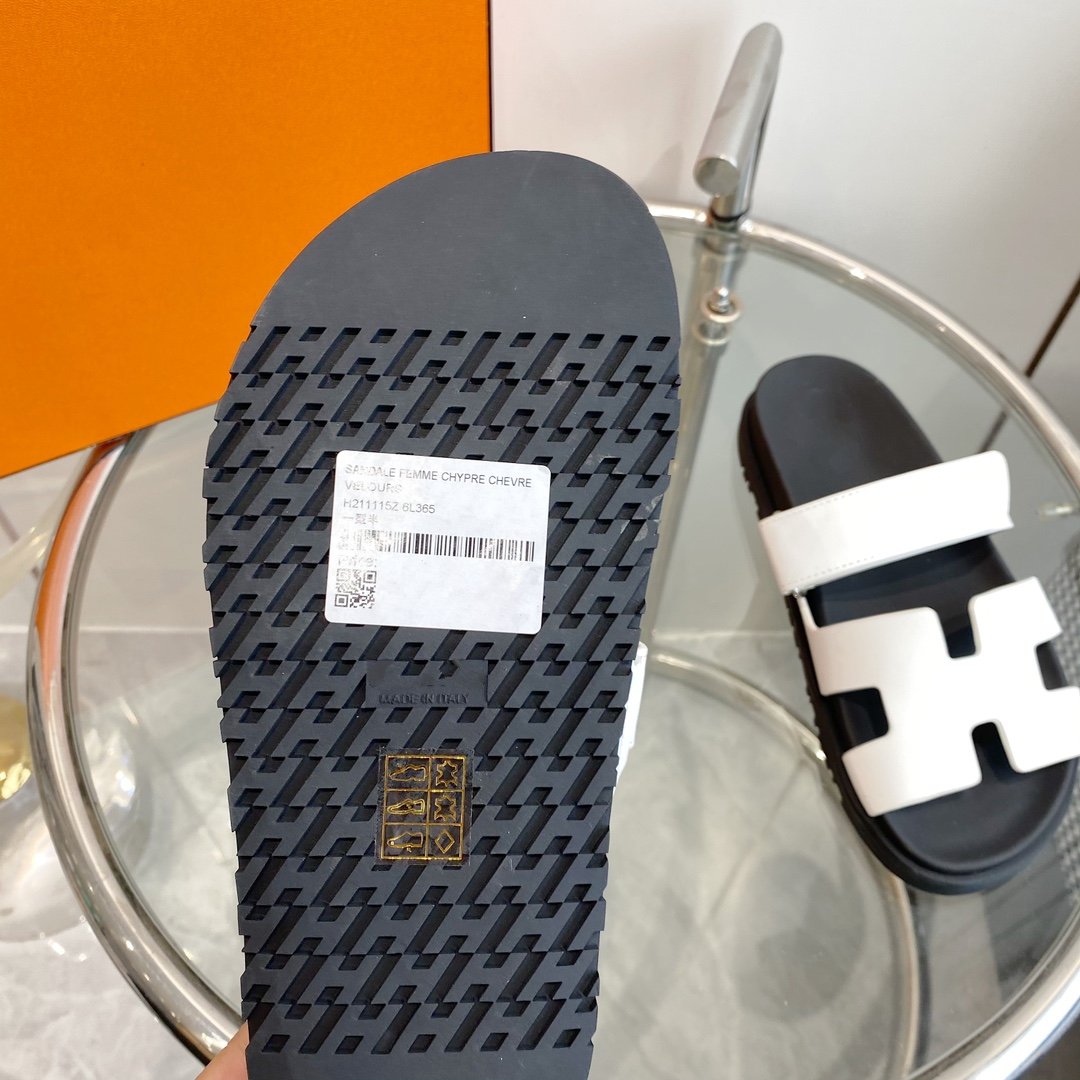 Chypre Sandal White Mastic Calfskin Leather
