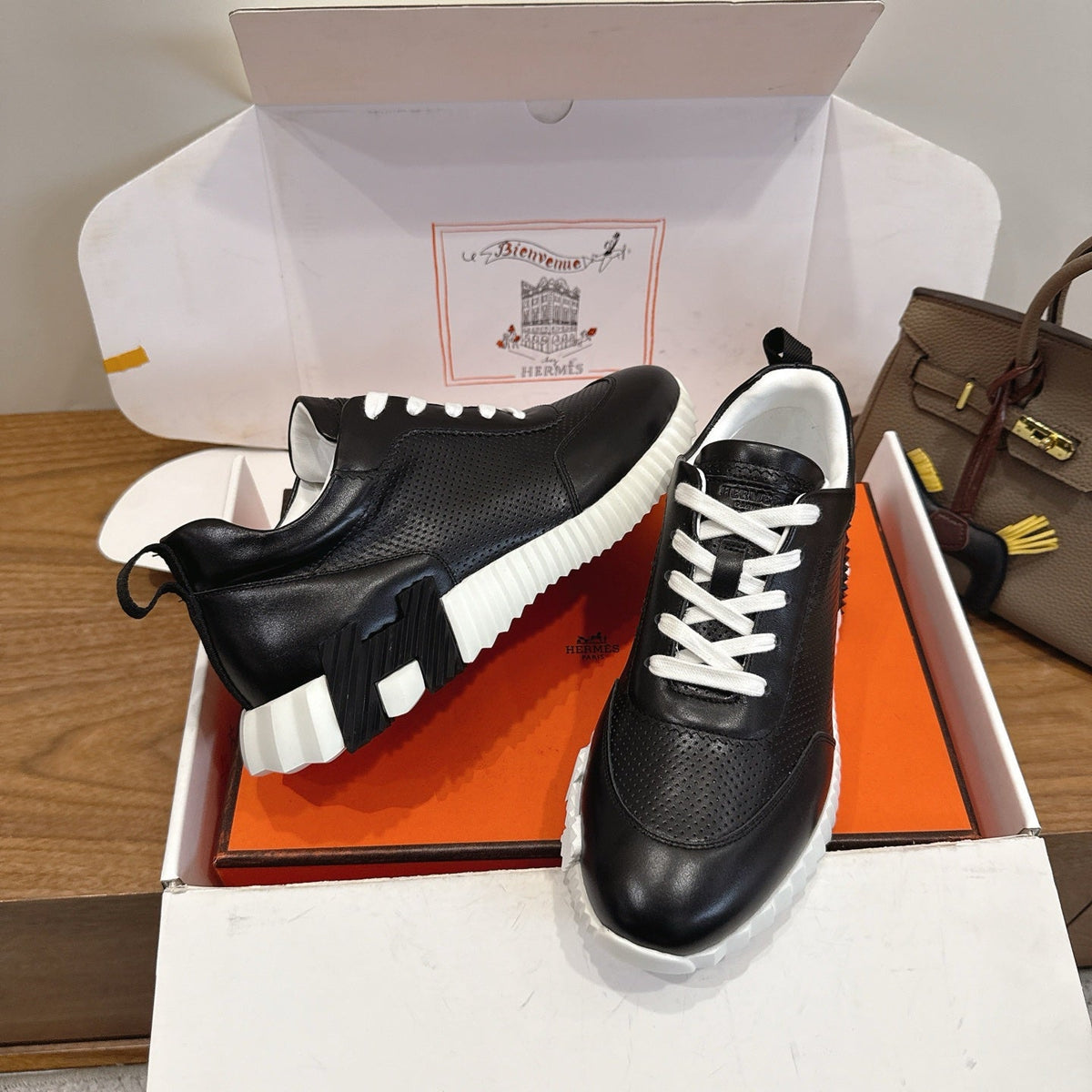 HM 26ss Sneakers Black Leather 638578