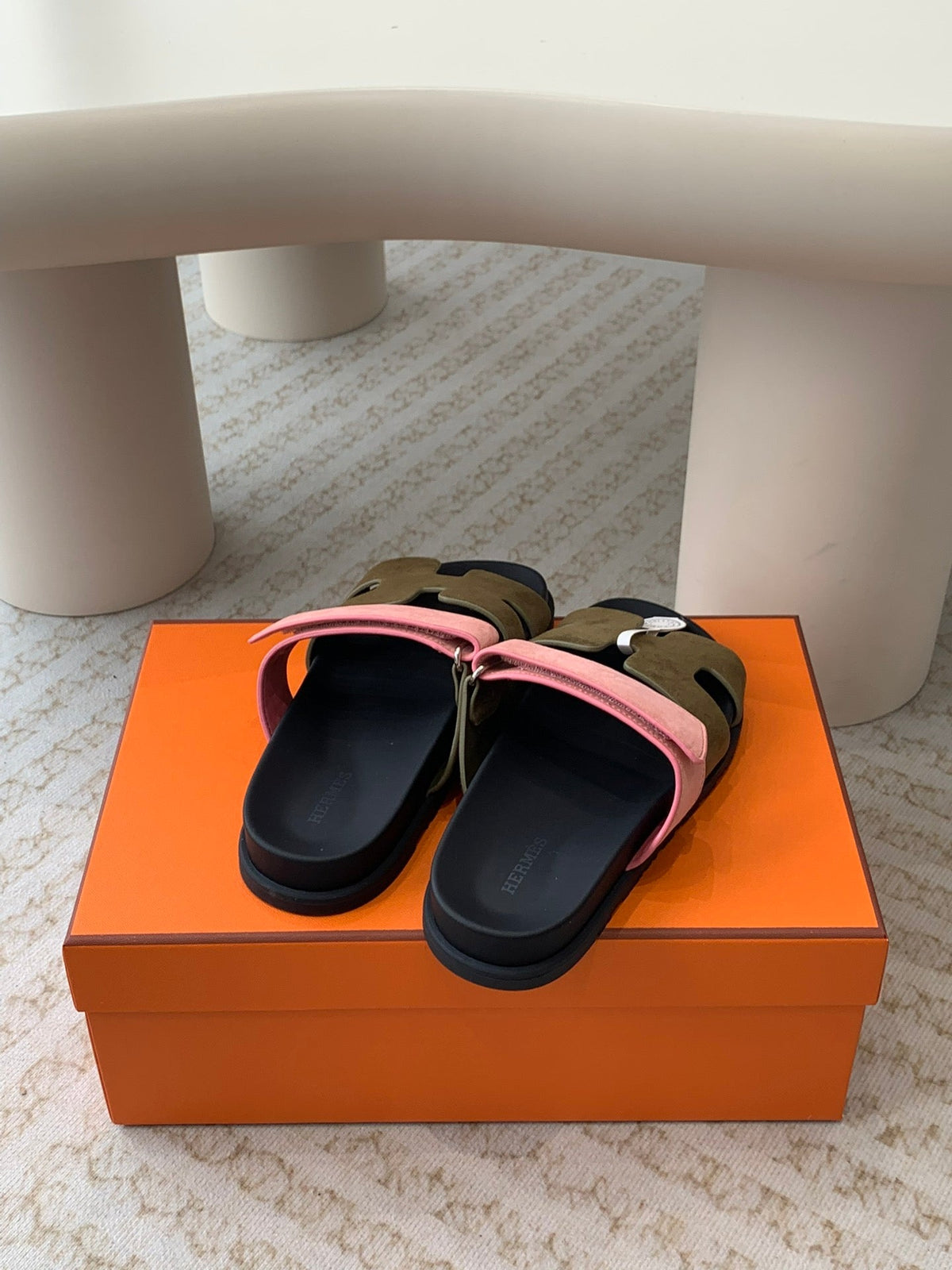 chypre sandal olive pink suede black calfskin