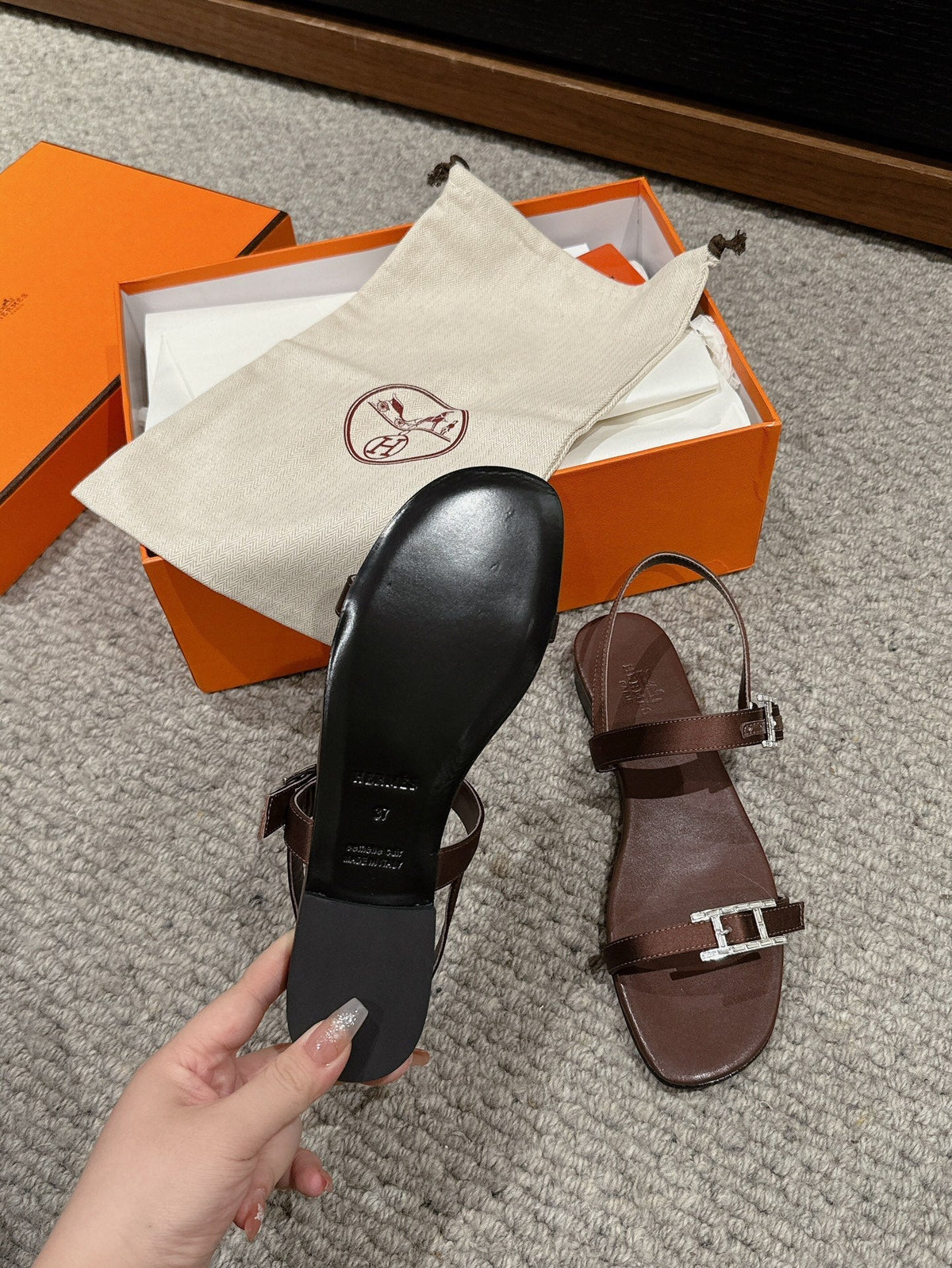 BUCKLE SANDAL CHOCOLATE CALFSKIN