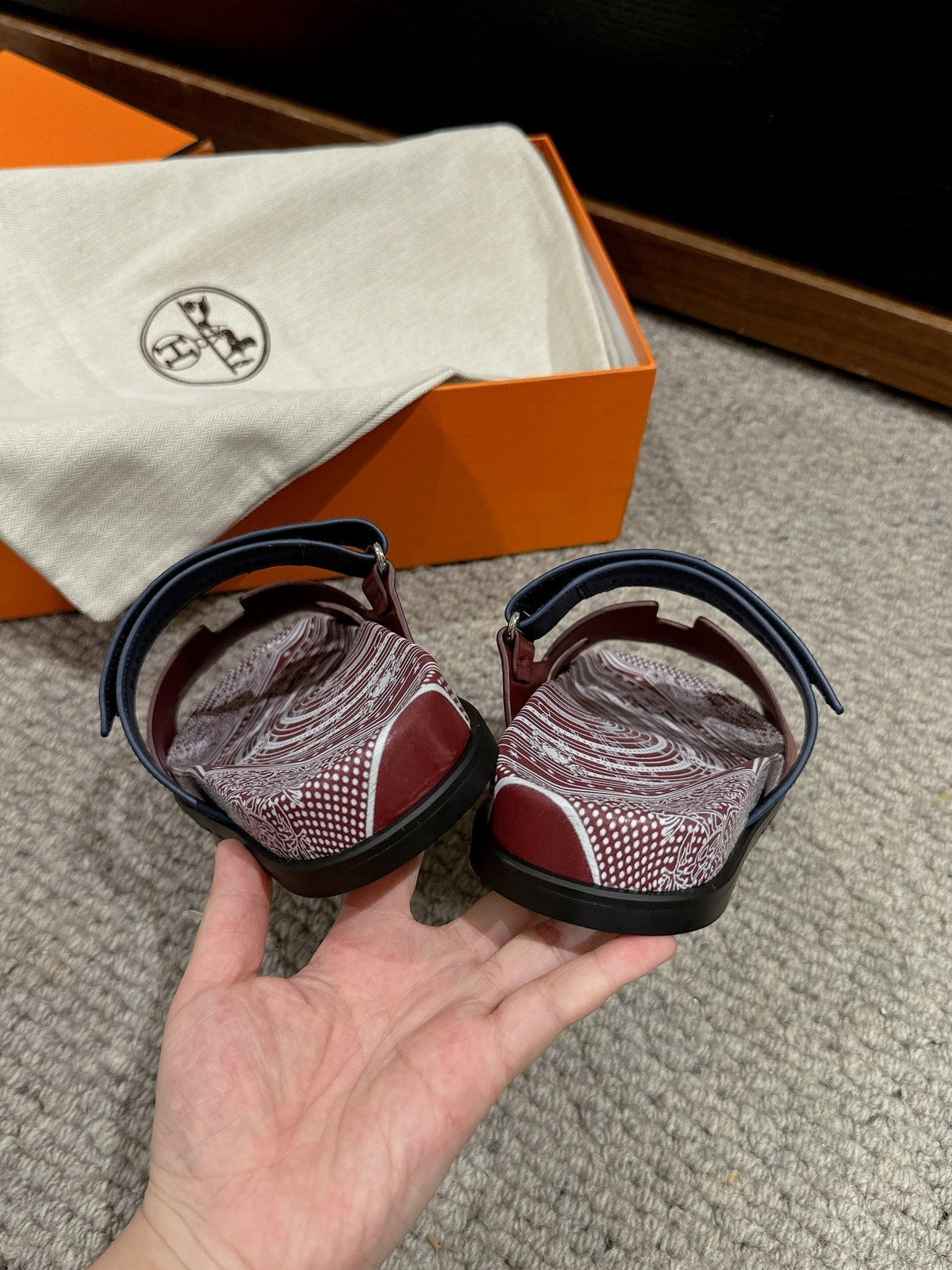 CHYPRE SANDAL BURNT UMBER CALFSKIN UNIQUE