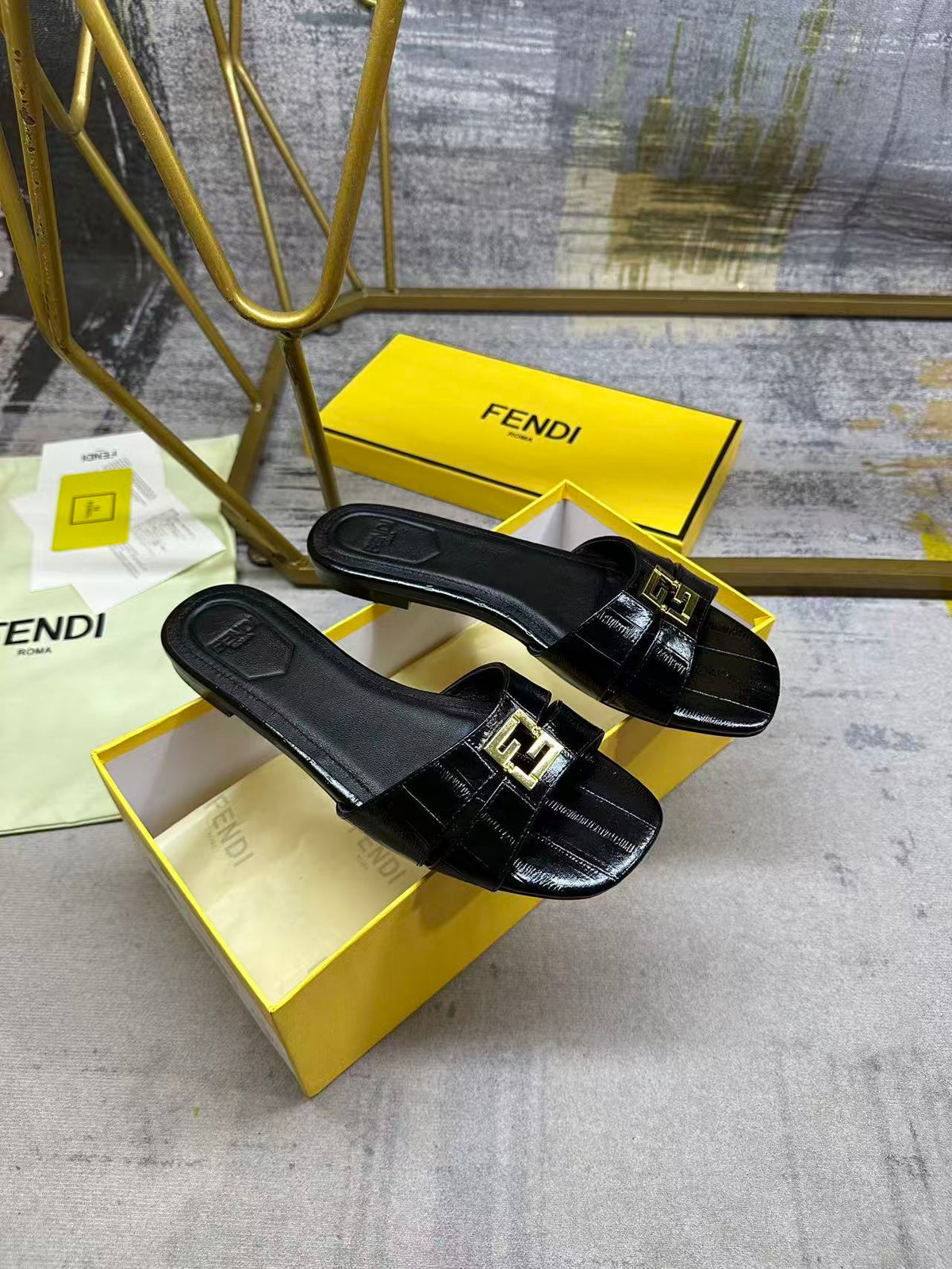 Fendi FFold Leather Slides Black Leather 826542