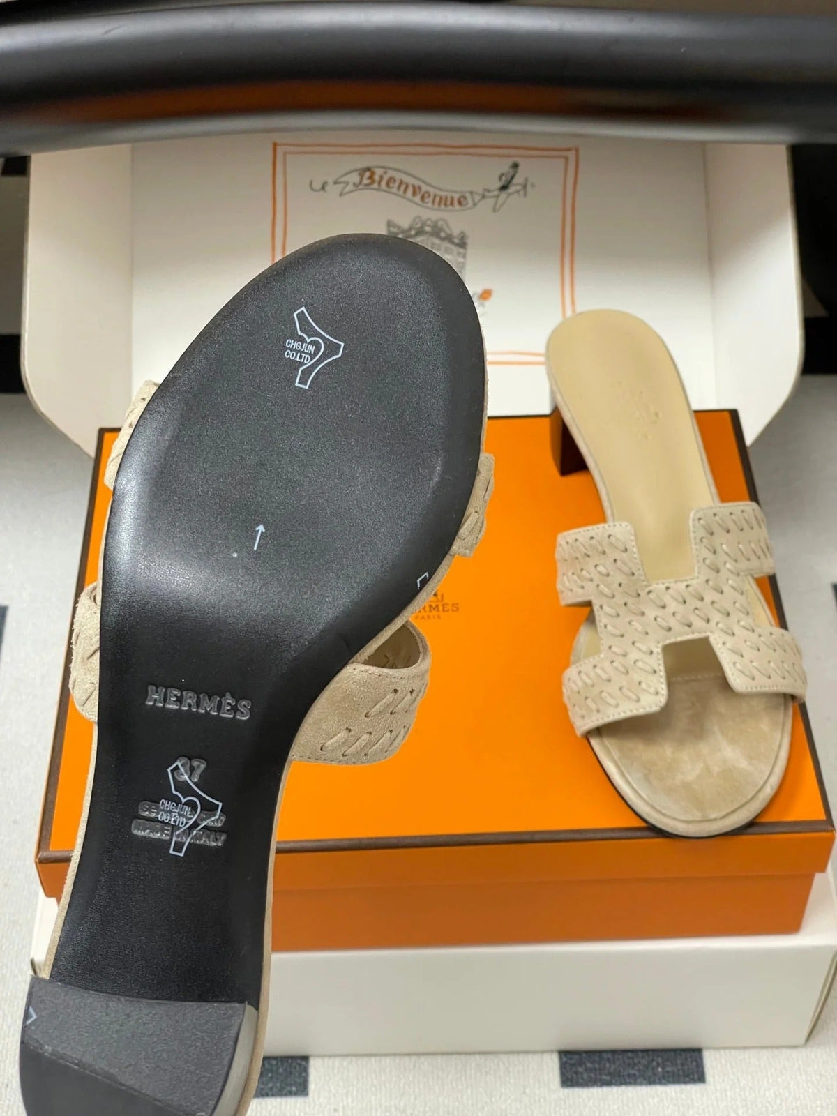 HM 25S ORAN HIGH‑HEEL SANDAL IN BEIGE SUEDE AND LAMBSKIN