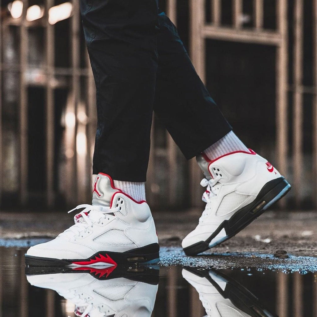 Jordan 5 Retro Fire Red Silver Tongue Sneakers - Performance Runner