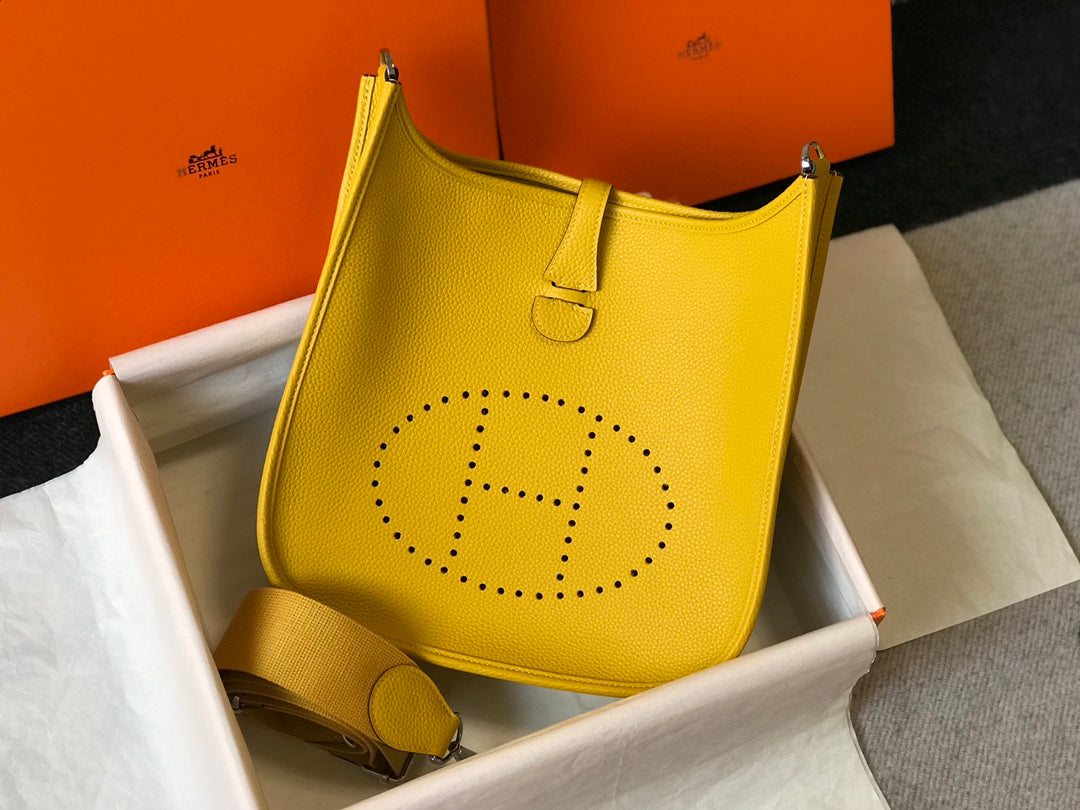 Evelyne 29cm Dark Yellow Togo Shw