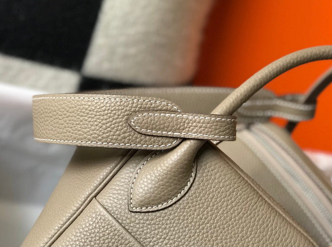HM LINDY 30 BAG KHAKI TAURILLON CLEMENCE LEATHER