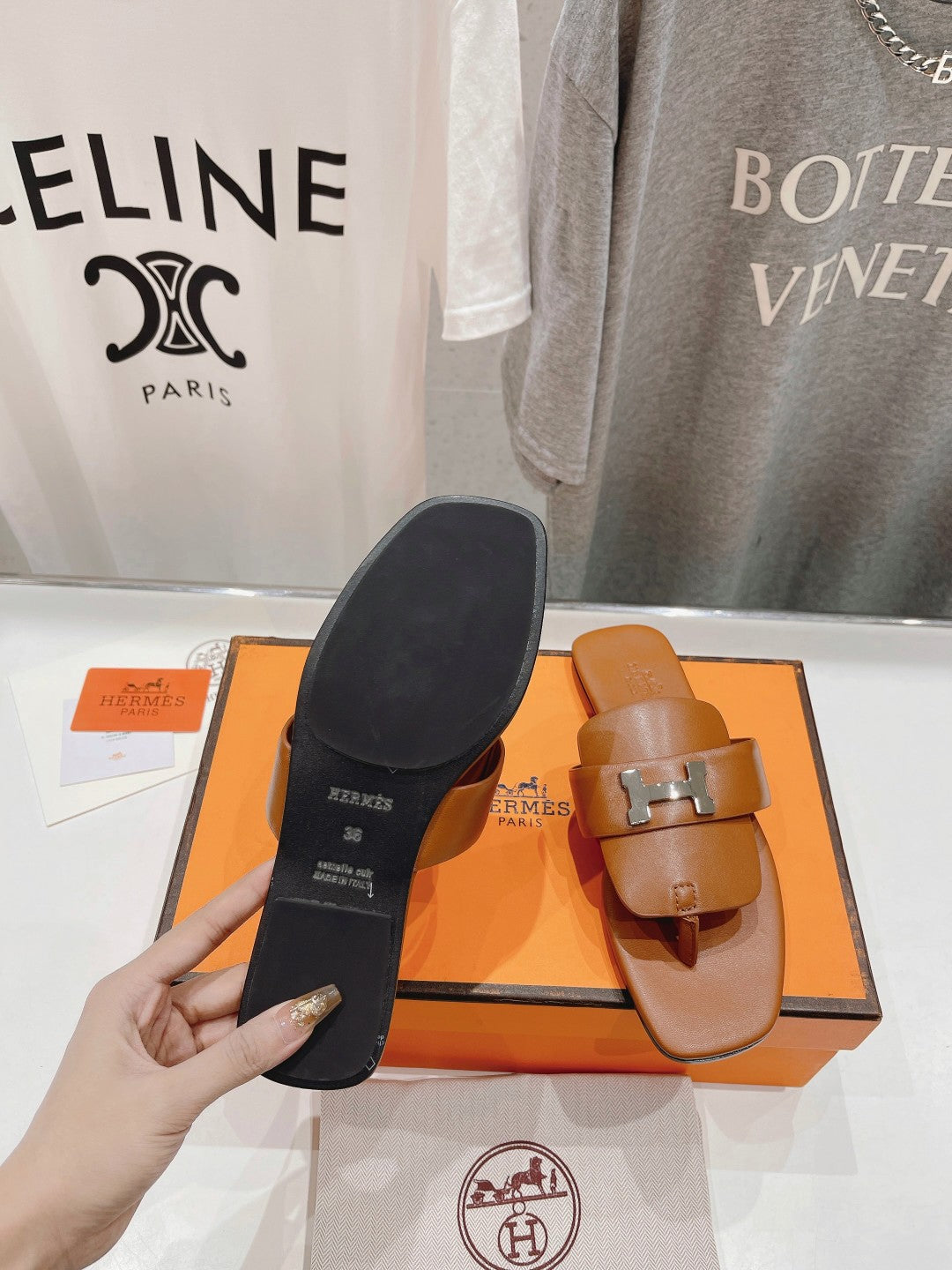 CLASSIC H BUCKLE SANDALS CARAMEL LAMBSKIN