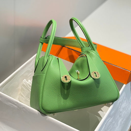 HM LINDY 30 BAG KELLY GREEN TAURILLON CLEMENCE LEATHER