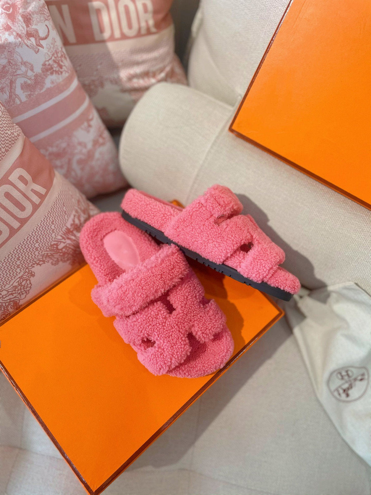 chypre sandal pink lamb wool