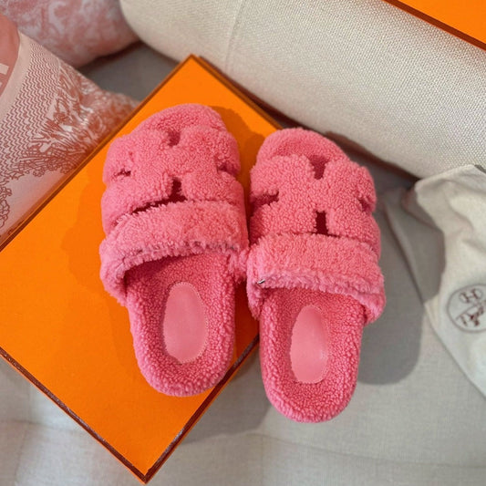 chypre sandal pink lamb wool