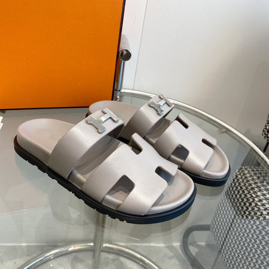 Chypre Sandal Gray Leather