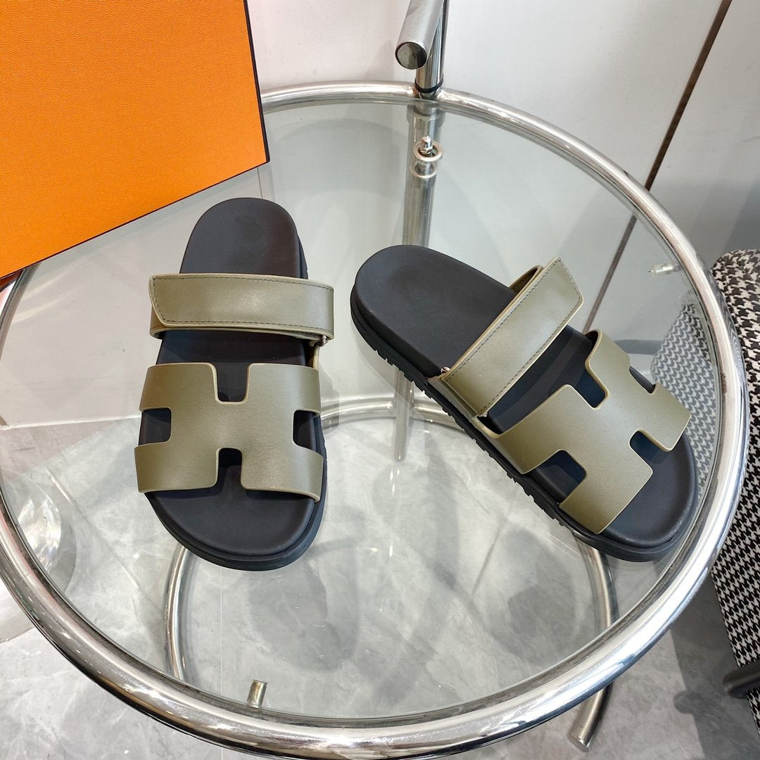 Chypre Sandal Clay Mastic Calfskin Leather