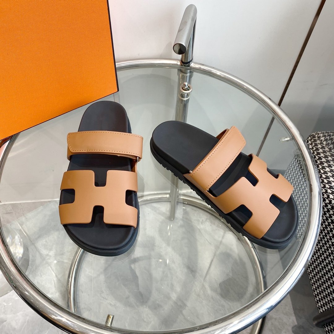 Chypre Sandal Brown Mastic Calfskin Leather