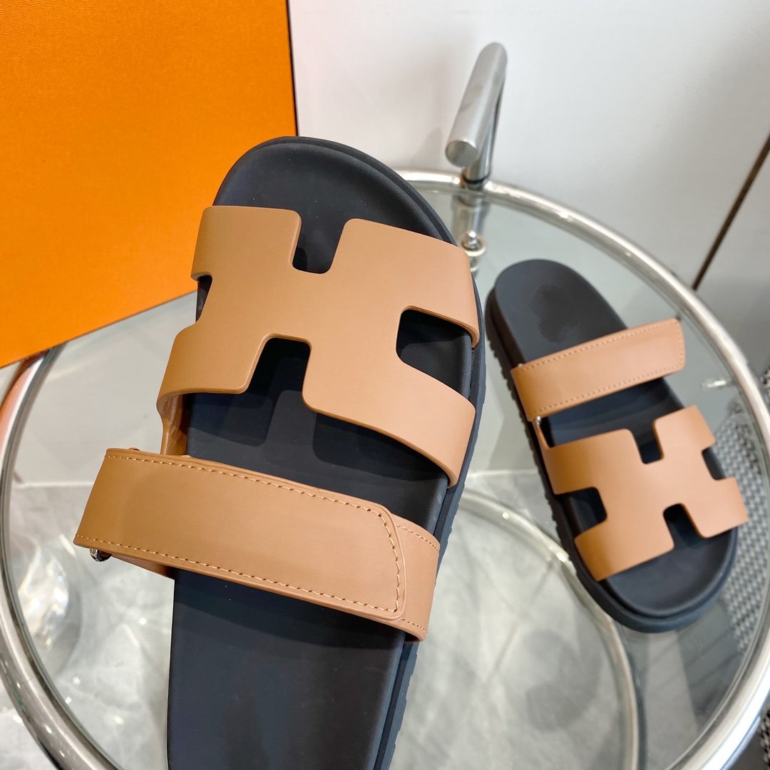 Chypre Sandal Brown Mastic Calfskin Leather