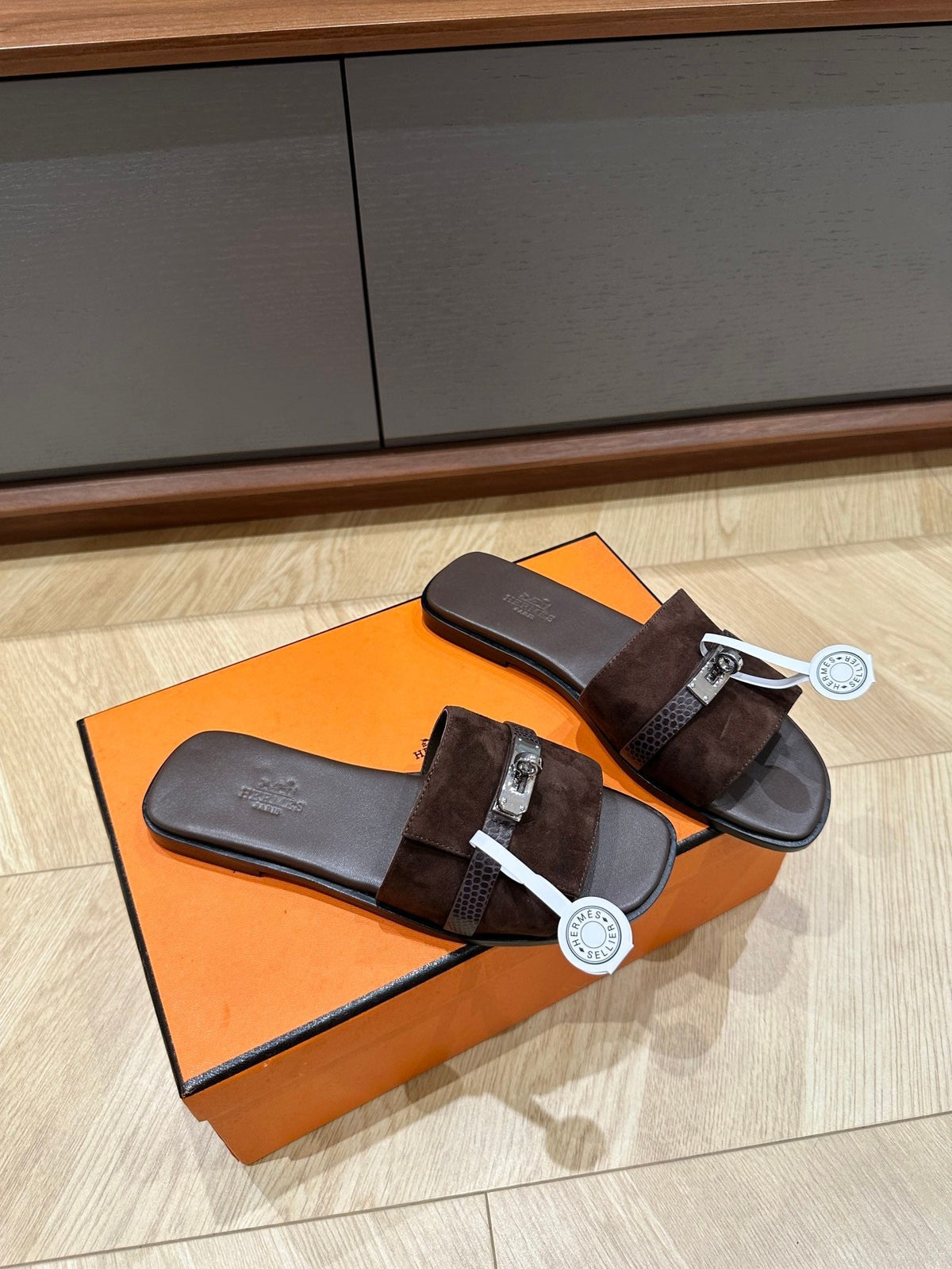 GABRIEL SANDAL CHOCOLATE SUEDE