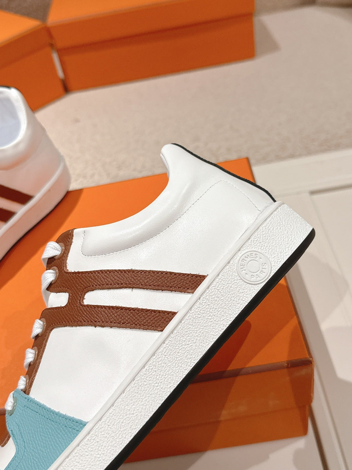 HM 25ss Sneakers White Blue Brown Cowhide 577547