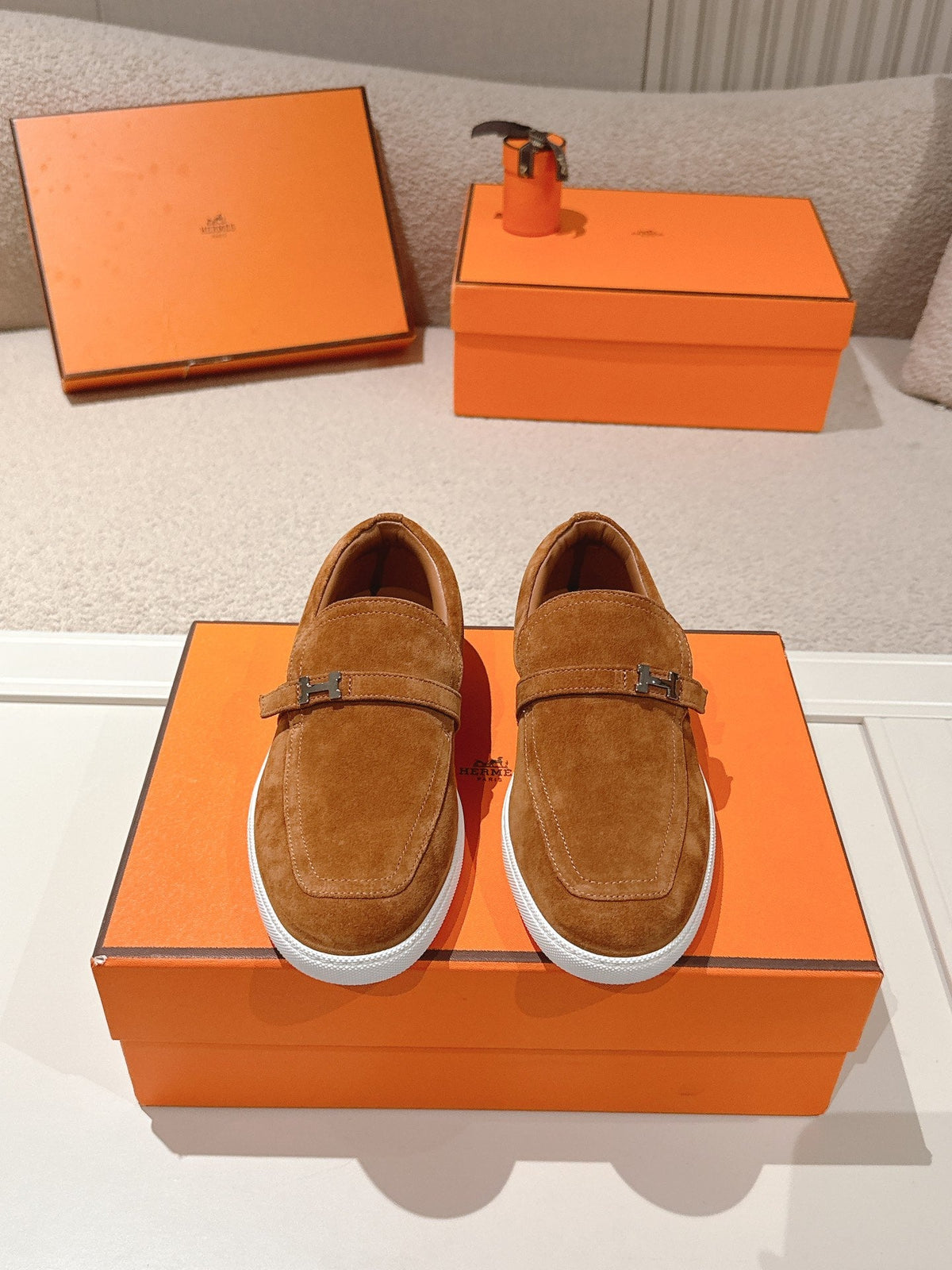 HM 25ss Loafers Camel Brown Suede 577161