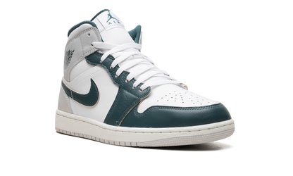 Air Jordan 1 Mid "Oxidized Green" FQ7720 103