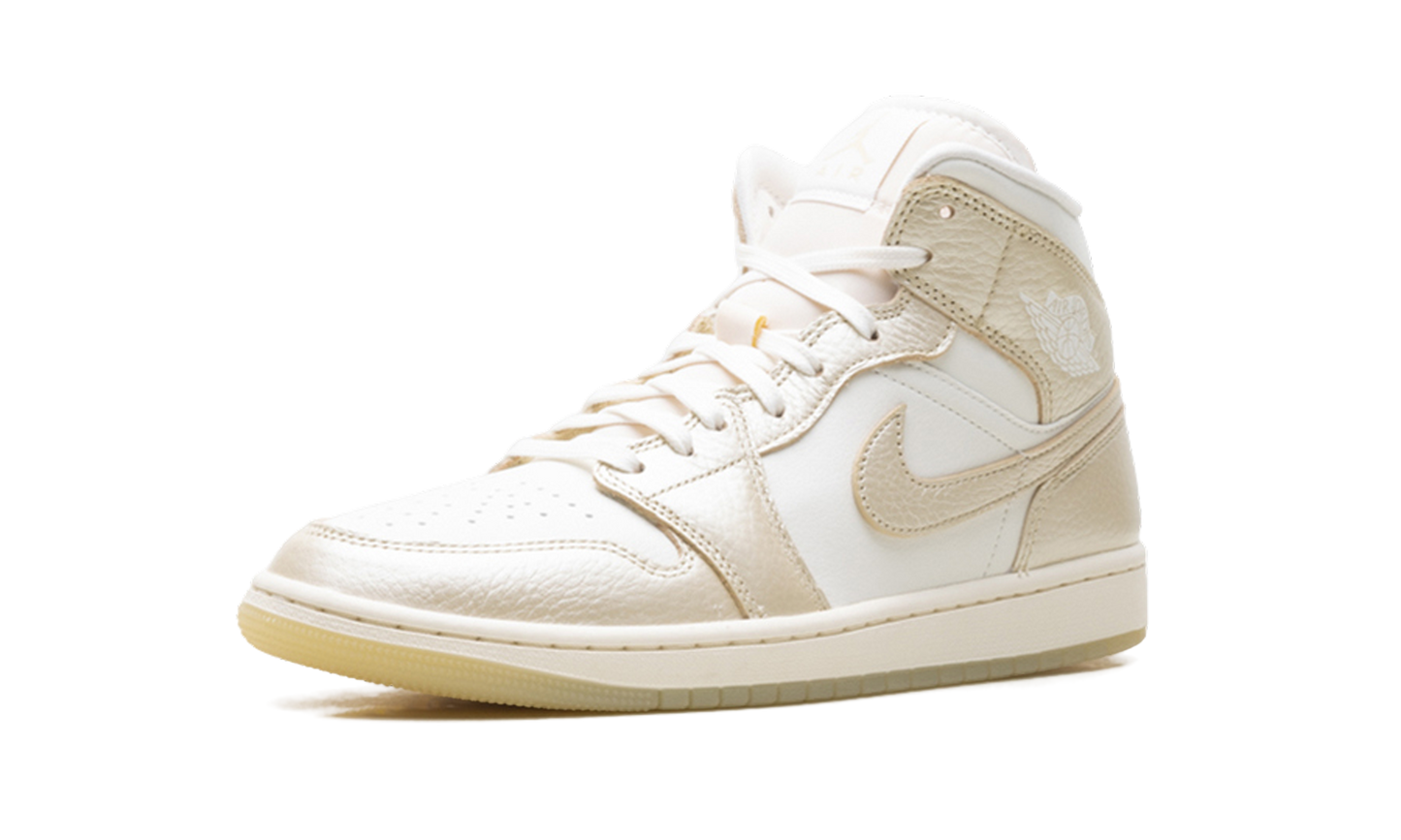 Air Jordan 1 Mid SE Wmns "Metallic Team Gold" HV5159 100