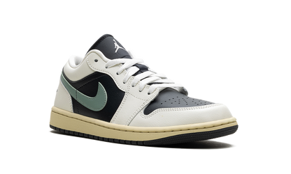 Air Jordan 1 Low WMNS "Jade Smoke" DC0774 001