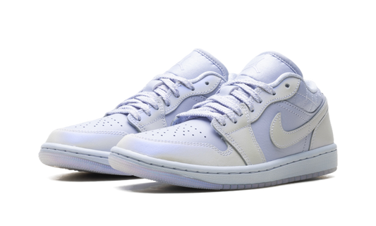 Air Jordan 1 Low SE Wmns "Ghost Pearlized Quilt" IM5129 010