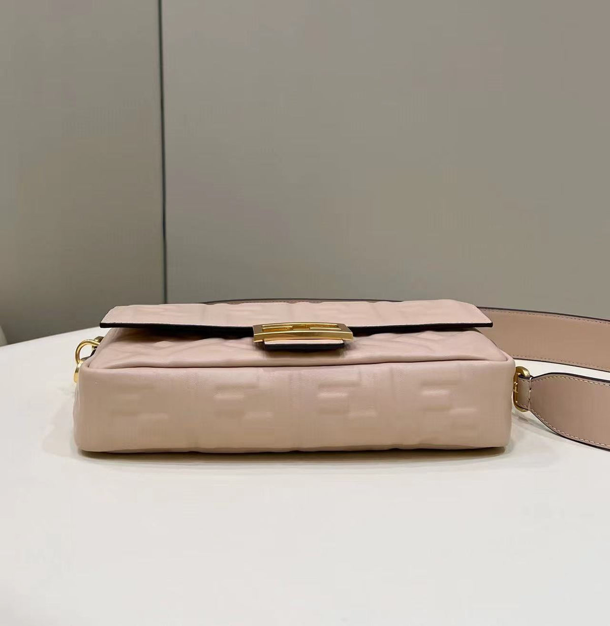 Baguette 27cm Beige Lambskin Gold Hardware