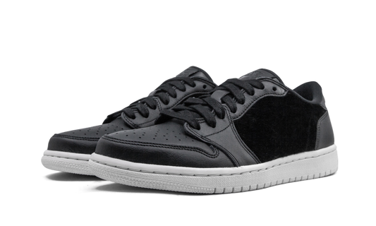 AIR JORDAN 1 RETRO LO NS WMNS "No Swoosh - Black" AO1935 001