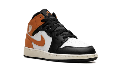 Air Jordan 1 Mid GS "Starfish Black Toe" DQ8423 801