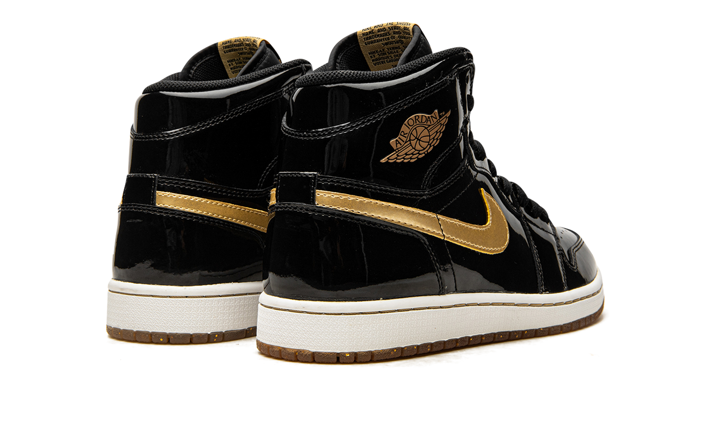 Air Jordan 1 Retro High OG "Black/Metallic Gold" 555088 019