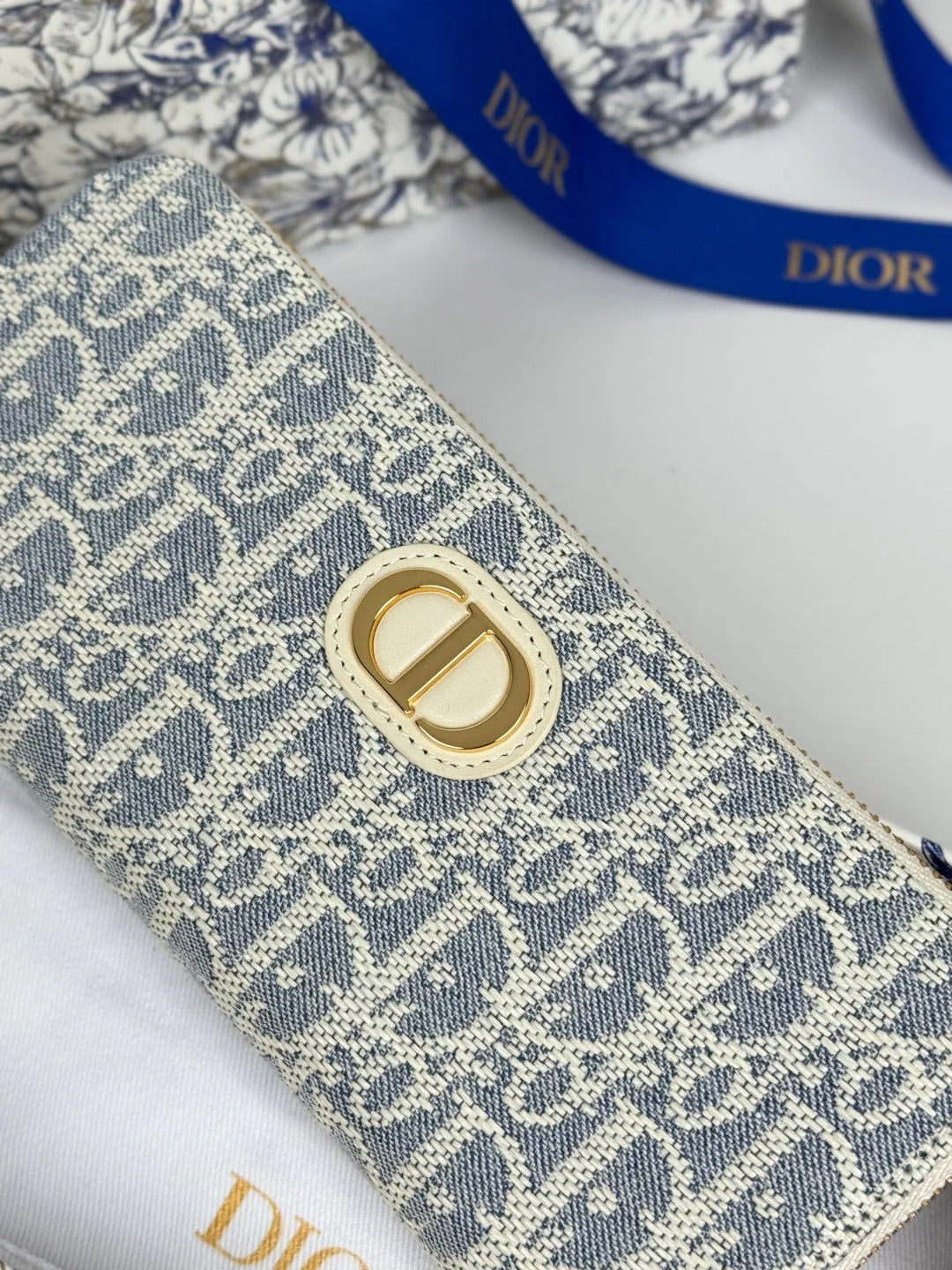 Dior 2026 Montaigne Voyageur Slim Wallet 20cm Blue Demin Fabric