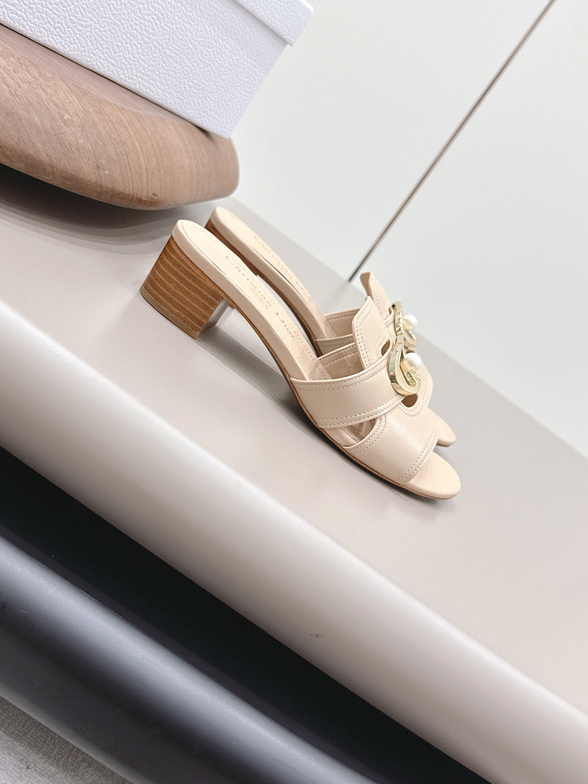 CD 30 Montaigne Sandal 4.5cm Beige Calfskin 738227