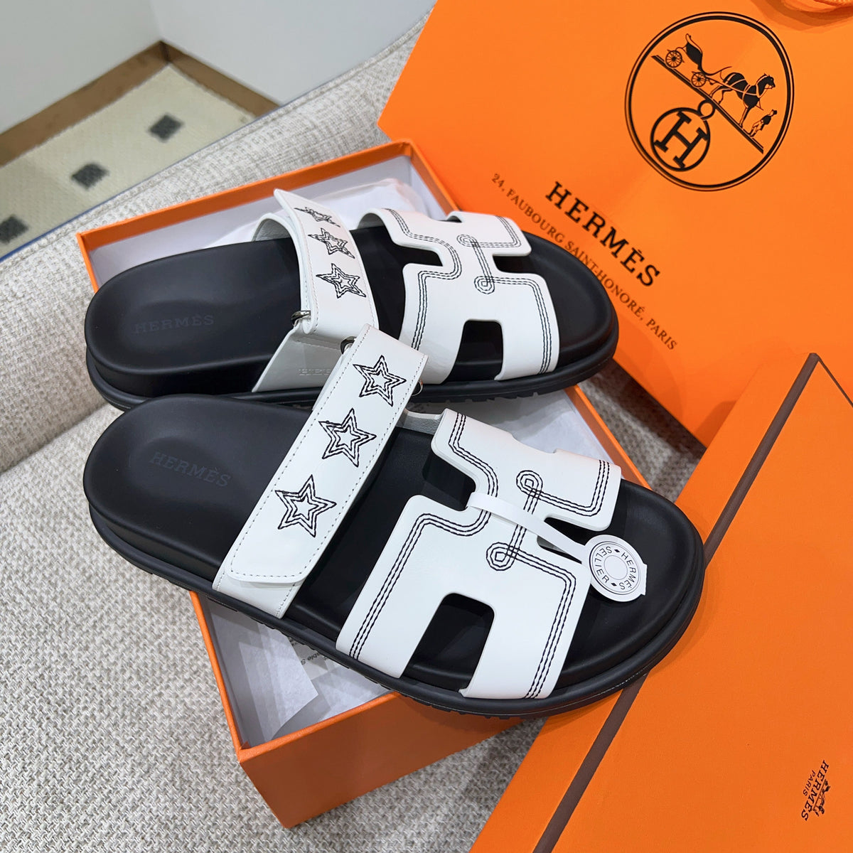 HM Chypre Sandal Black Embroidered White Cowhide 852219