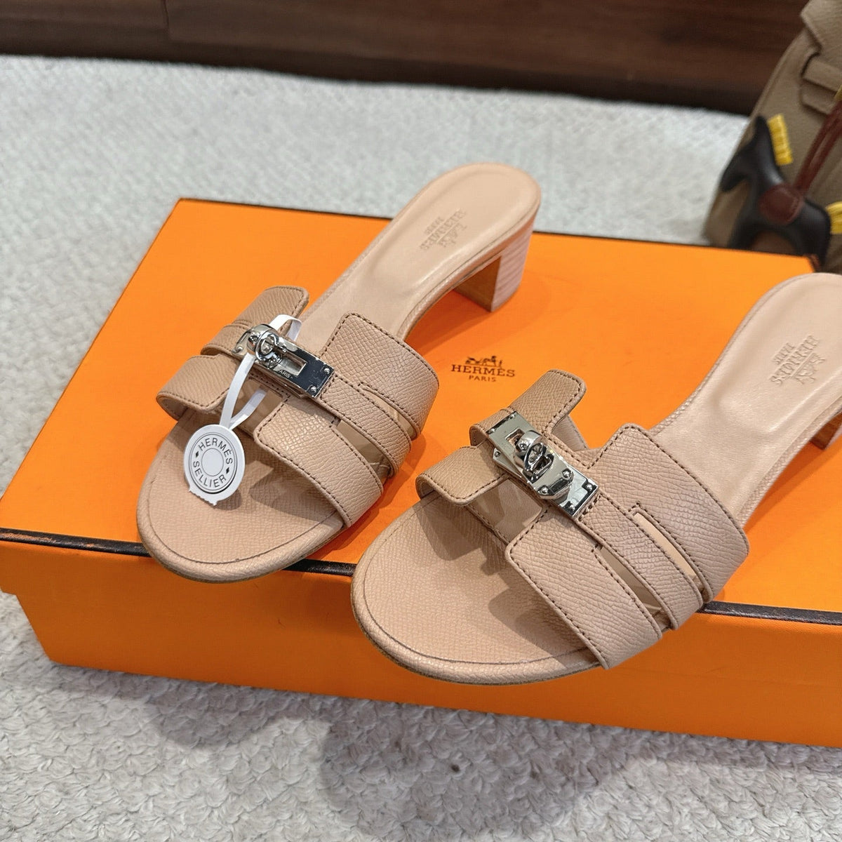 HM Kelly Buckle Sandals 5cm Peach Pink Leather 804987