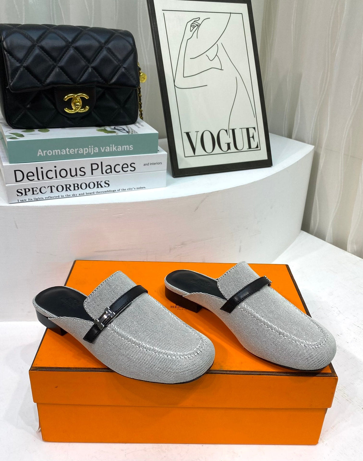 IENA MULE  GRAY CANVAS AND BLACK CALFSKIN