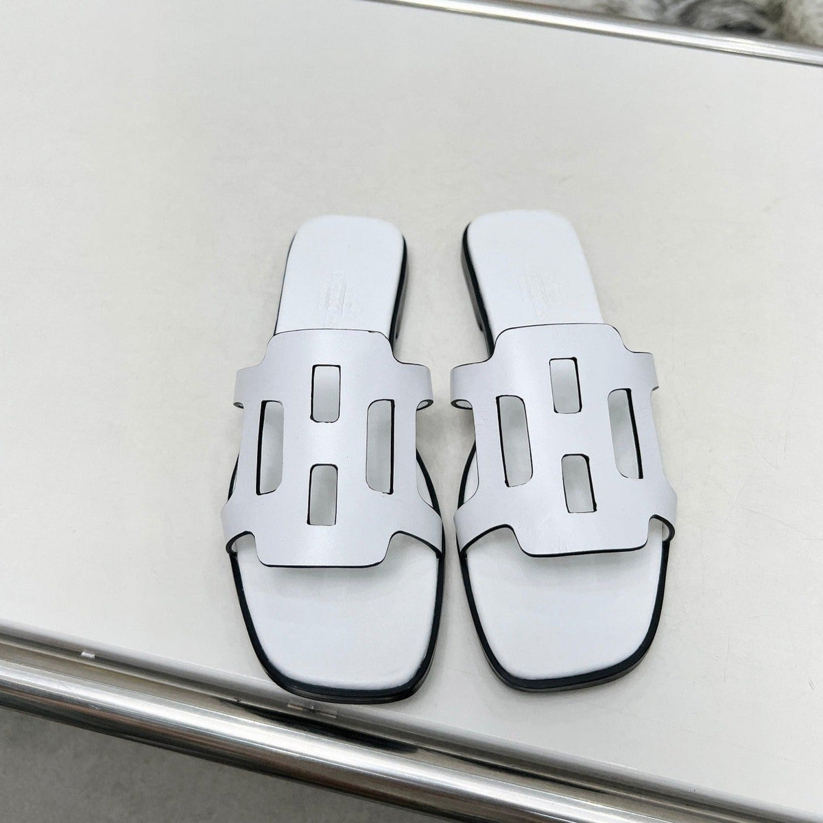 FLATFORM SANDAL WHITE CALFSKIN