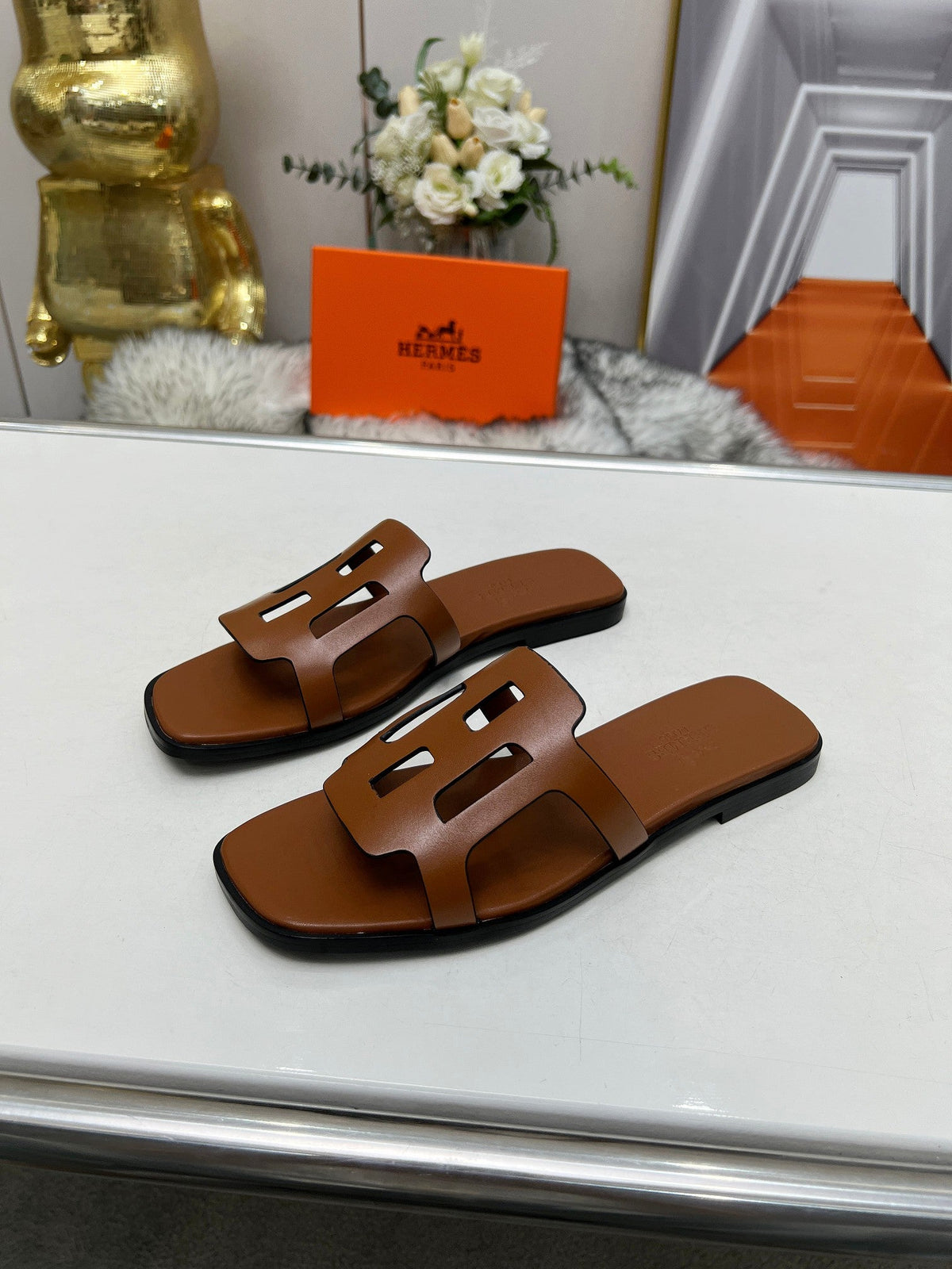FLATFORM SANDAL CARAMEL CALFSKIN