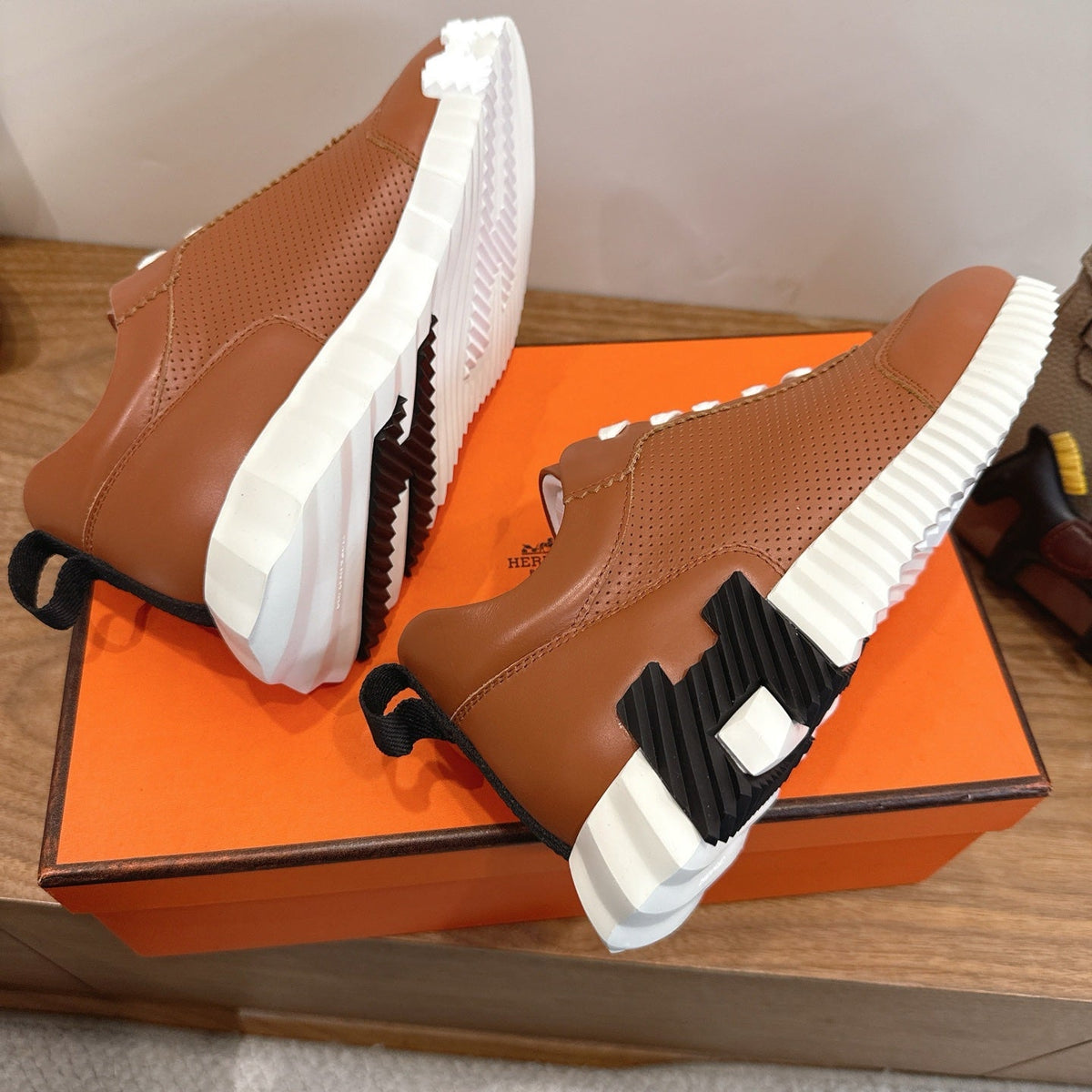 HM 26ss Sneakers Camel Brown Leather 638574