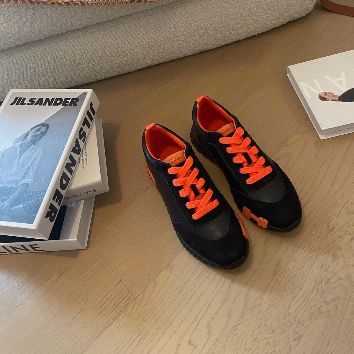 BOUNCING SNEAKERS BLACK CALFSKIN WITH ORANGE LACES
