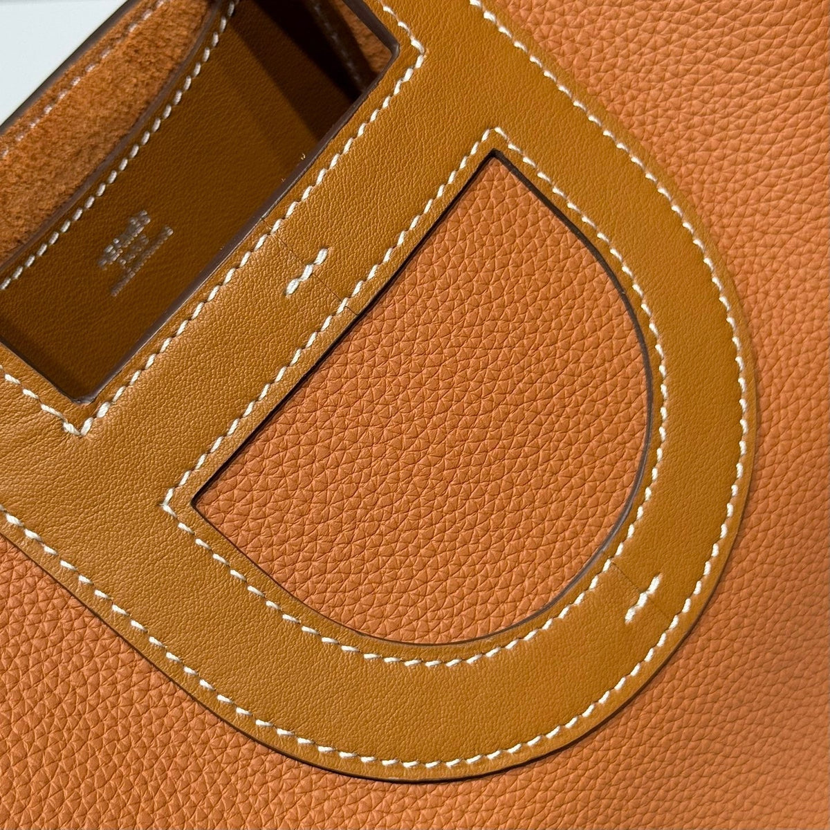 HM In-The-Loop 18cm Bag Tan Brown Taurillon Clemence Leather