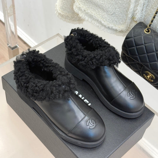CC 25s  Furry Snow Boots Black Leather Wool 512066