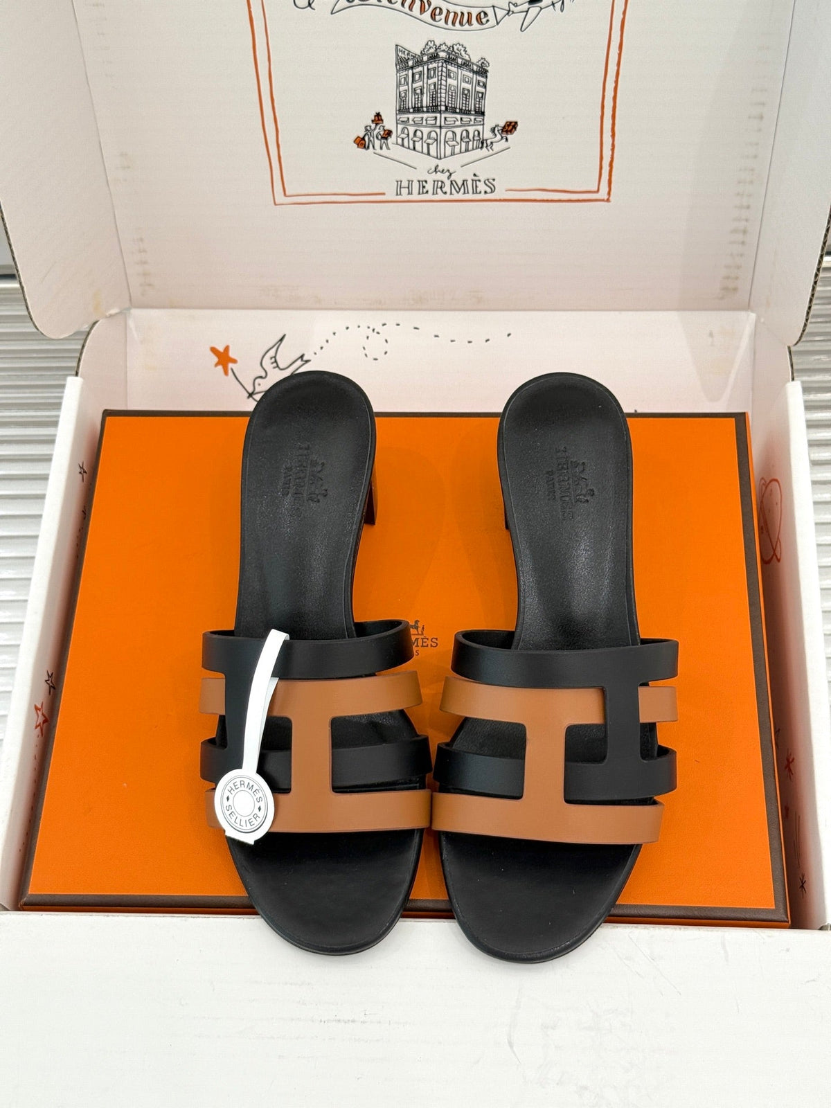 HM 26s Strappy Sandals Black Brown Sheepskin 905787