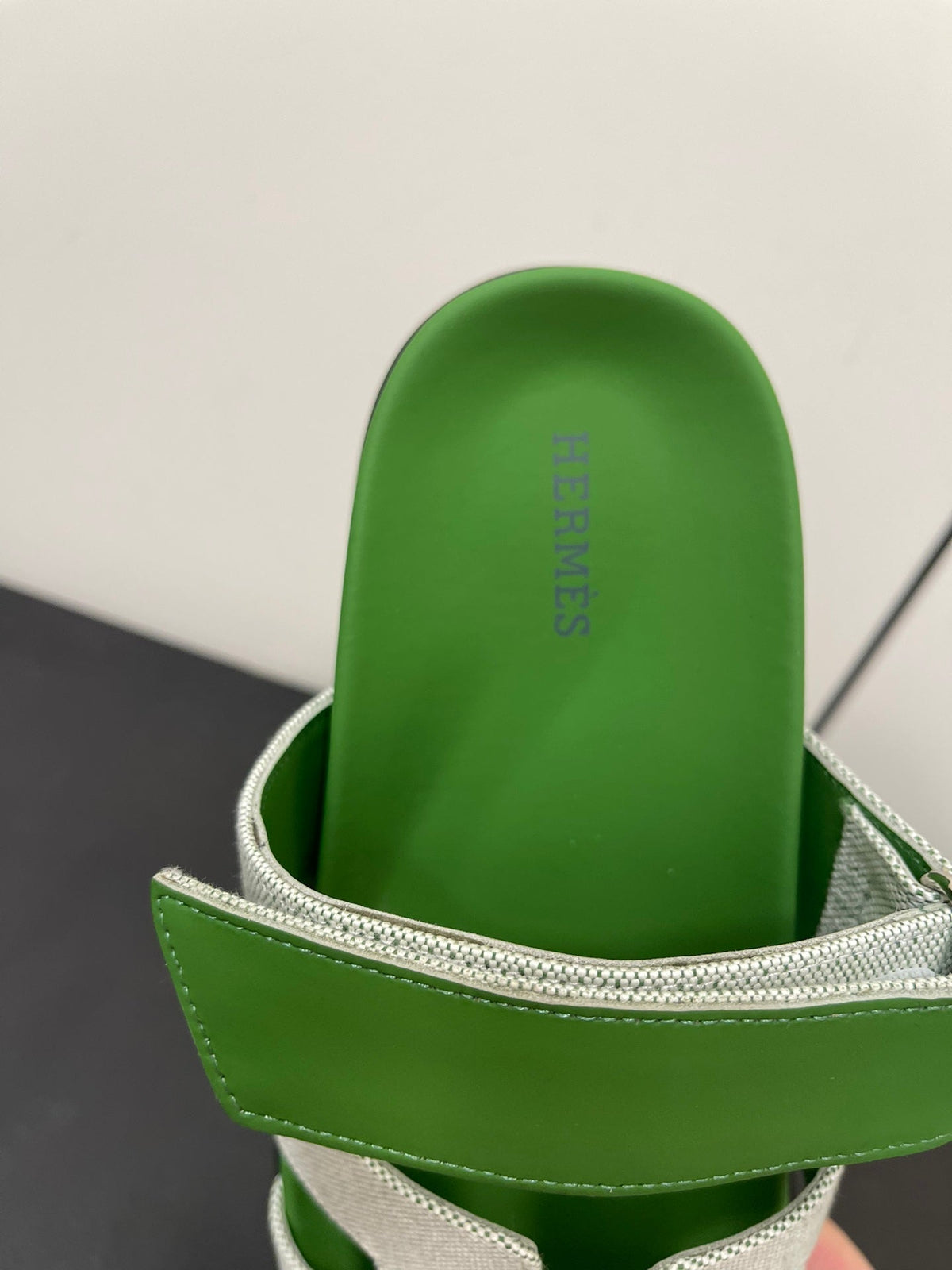 CHYPRE SANDAL GREEN MIX CREAM CALFSKIN