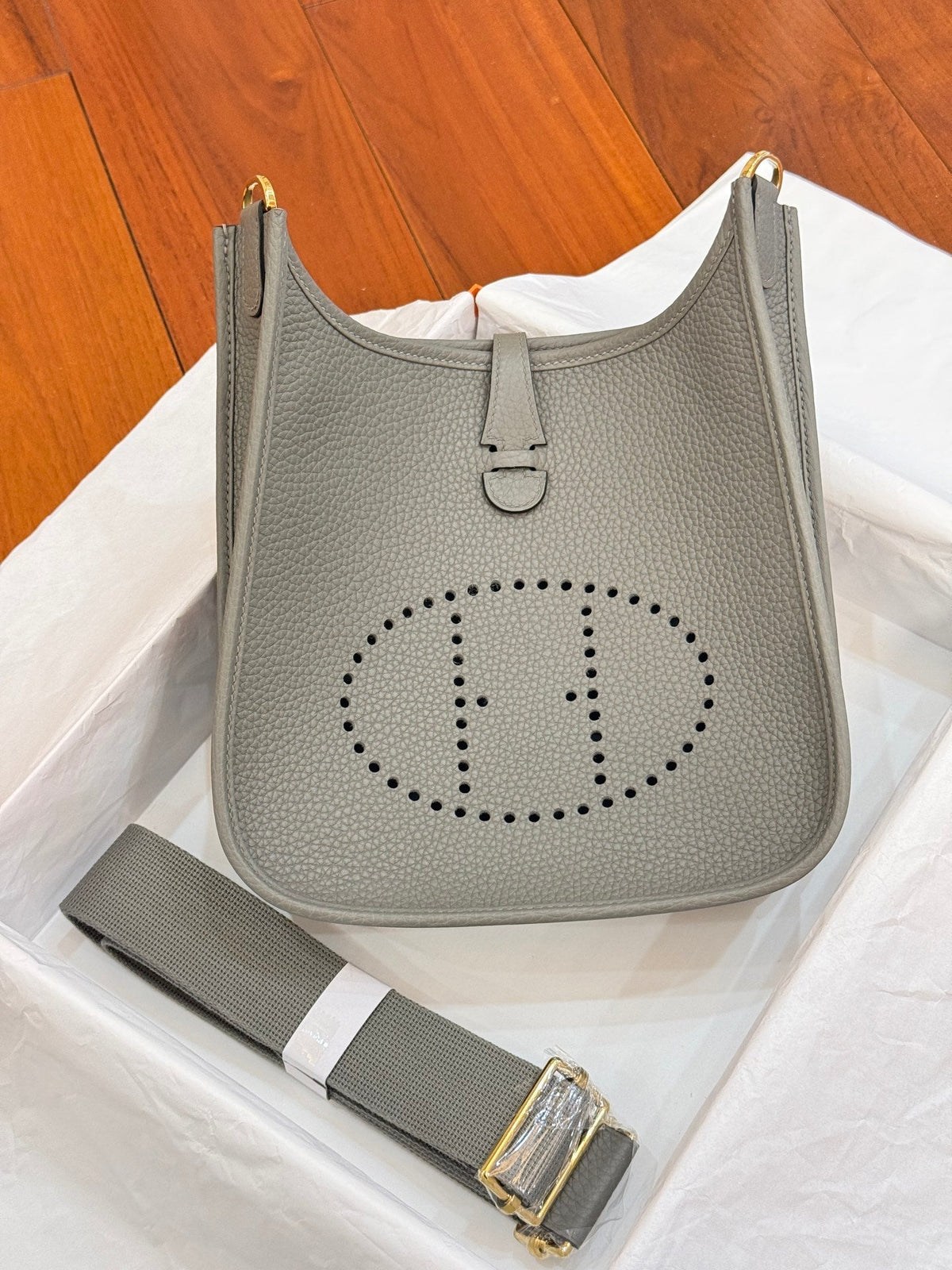 HM Evelyne 23cm Cloud Gray Togo Leather 281209