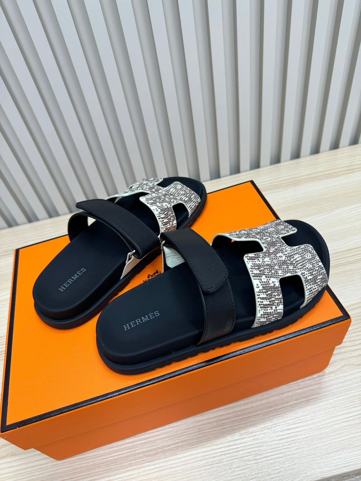 HM Chypre Sandal Black Off White Python Skin Pattern 618578
