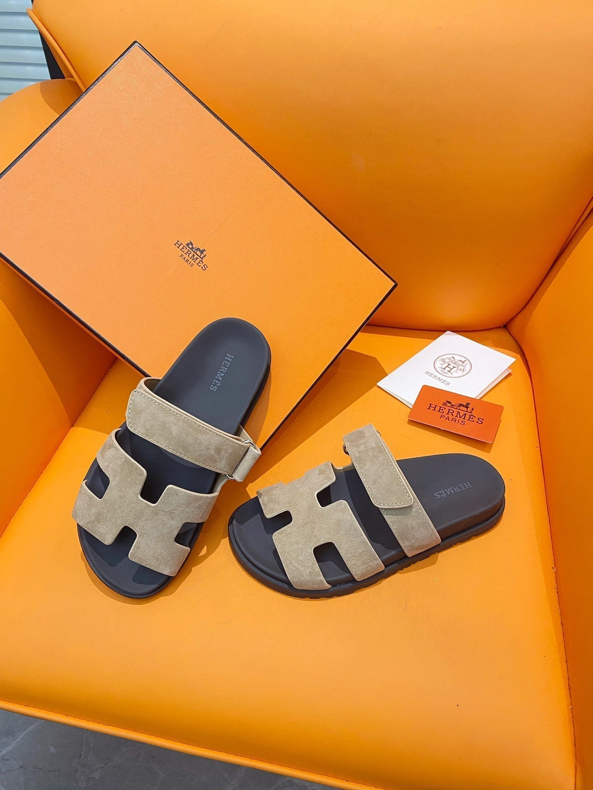 chypre sandal beige esquisse suede black calfskin
