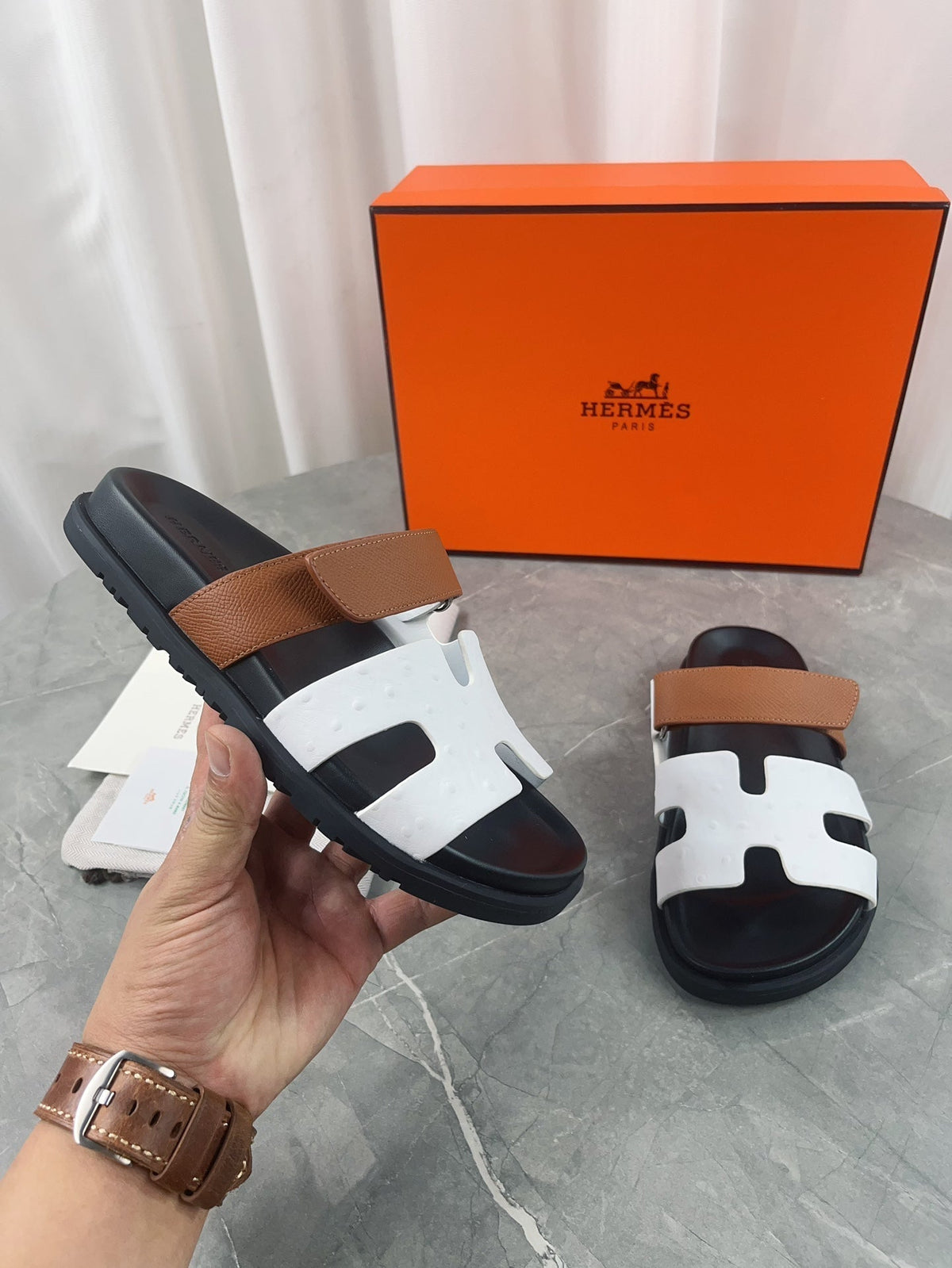 chypre sandal brown white calfskin