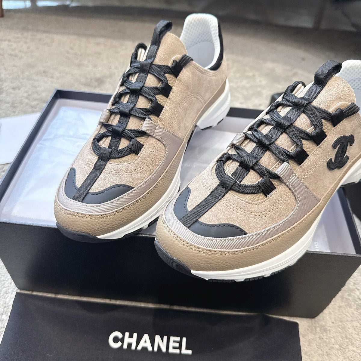 CC 26s Sneaker Beige Suede 647432