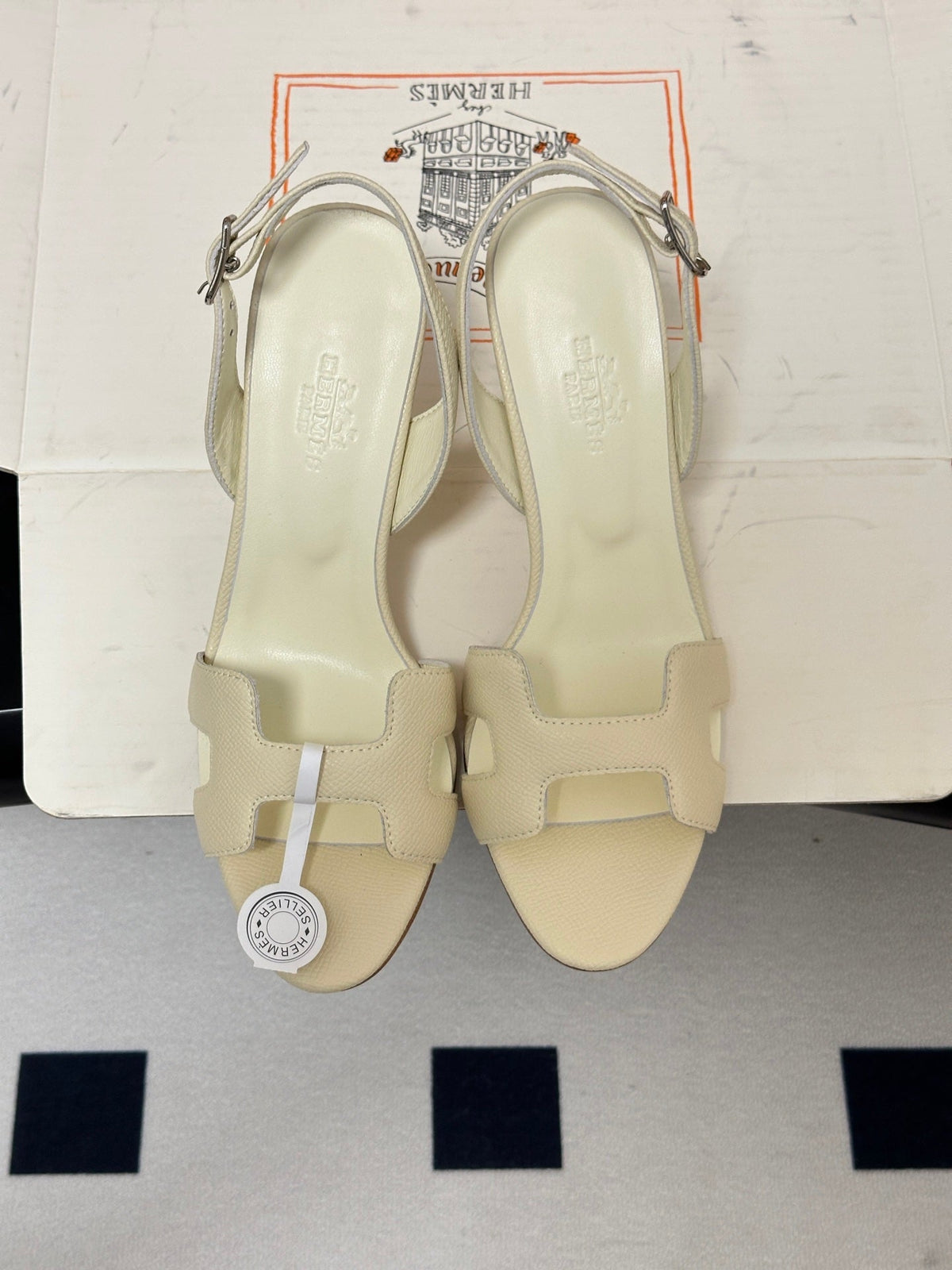 HM Holy Sandal Cream Cowhide 835007